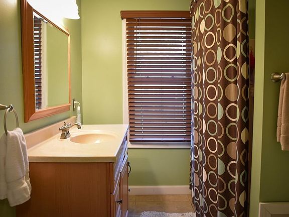5th image of 219 Bayberry Hill Ln