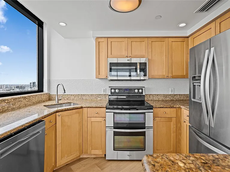 1300 West Ave #2700 — Photo 16