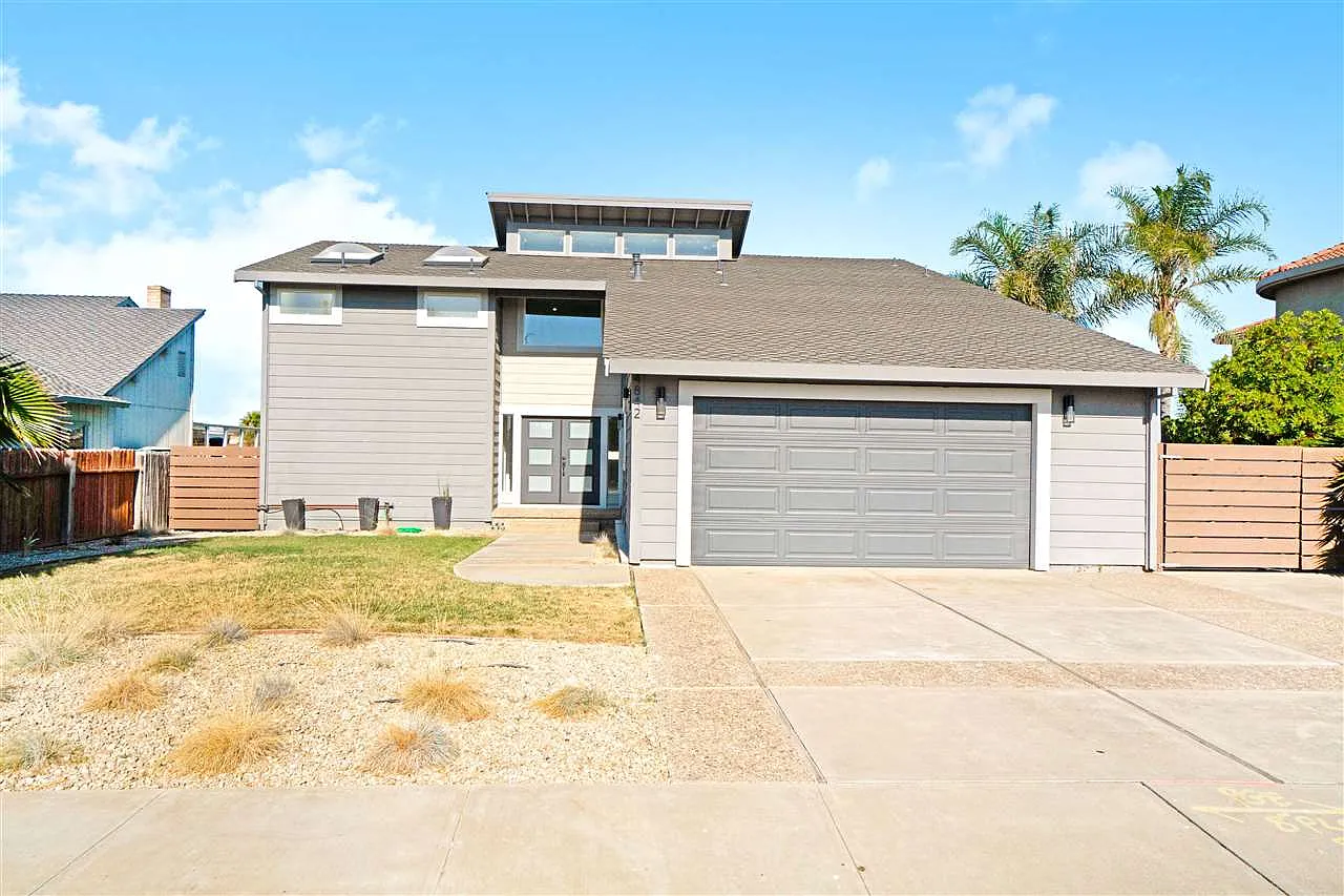 4842 Cabrillo Point photo 1