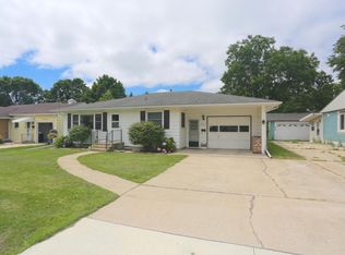 612 Lyndale Ave, Spring Valley, MN 55975