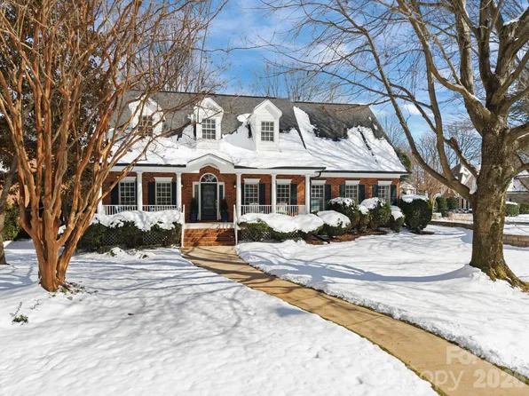 18603 Town Harbour Rd, Cornelius, NC 28031