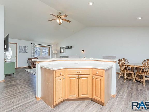 5th image of 4107 W Newcomb Dr