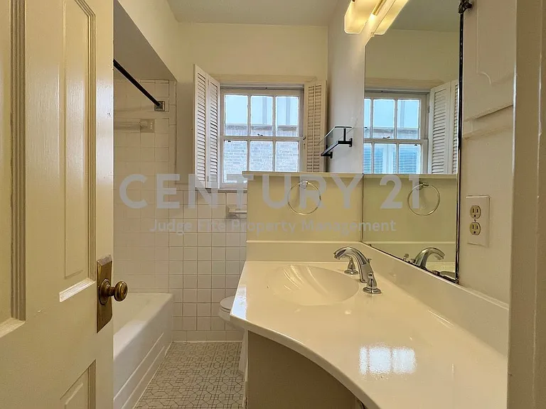 6904 Westchester Dr #4 — Photo 9