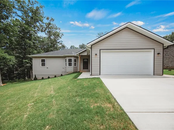 8 Whitstable Dr, Bella Vista, AR 72714