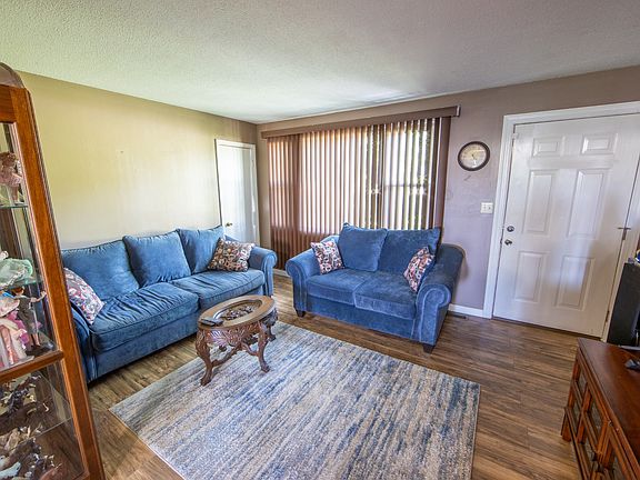 4th image of 2182 Blakemore Dr