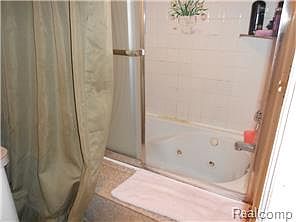 5th image of 4773 Chovin St