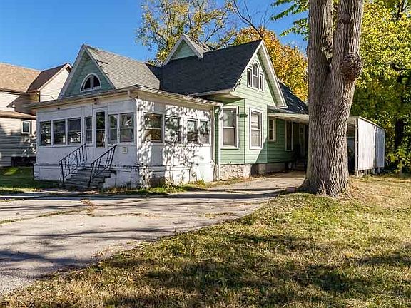 2nd image of 407 Forest Ave