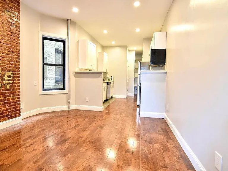 1883 Amsterdam Ave #2A — Photo 2