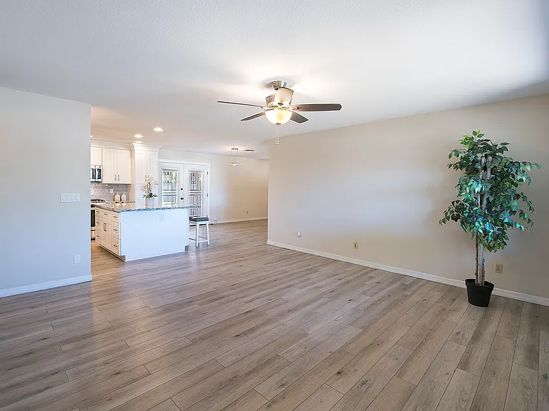 1236 E Del Rio Dr — Photo 7