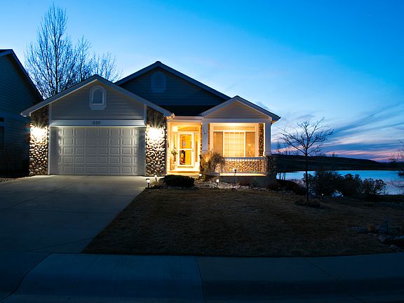 3rd image of 530 Lakeside Pl