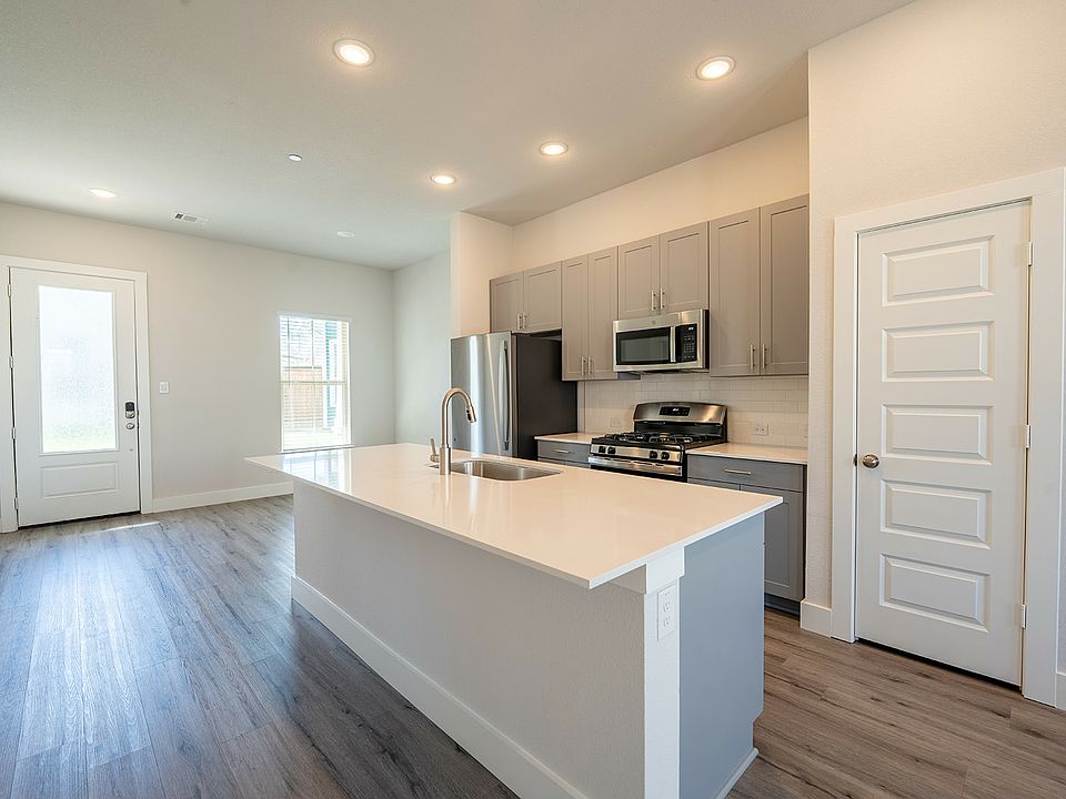 1st image of 2501 Ascension Blvd #517