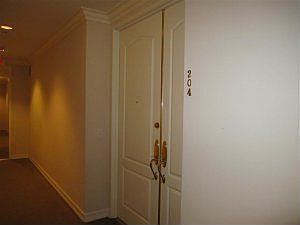 5th image of 1450 S Beverly Dr APT 204