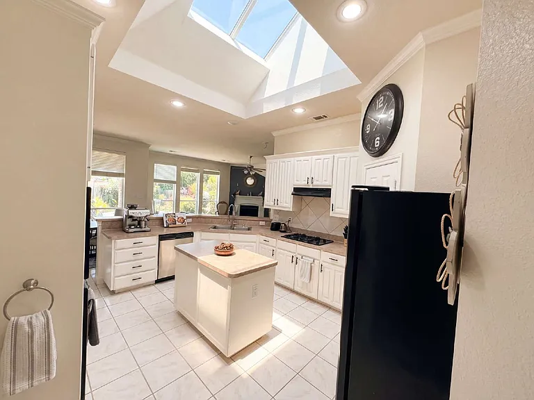 2502 Morningstar Ln — Photo 5