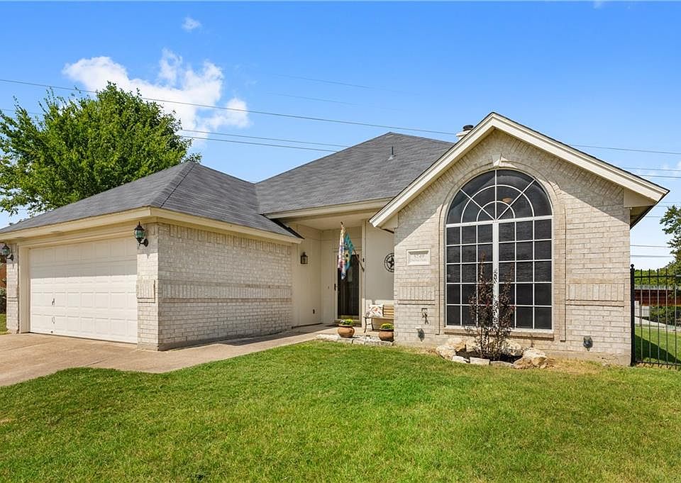1st image of 5749 Fairway Cir