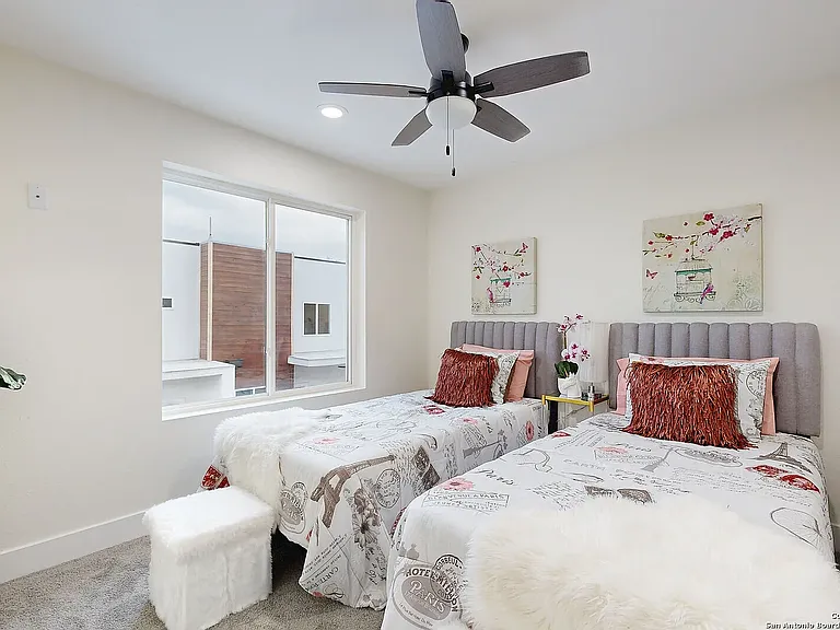1019 S Hackberry St #201 — Photo 12