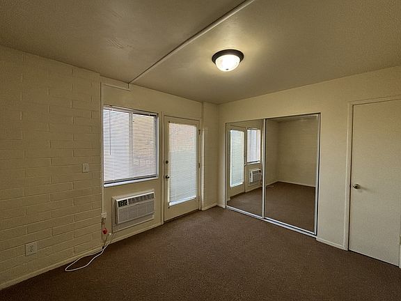 4th image of 599 N Darwin St #4