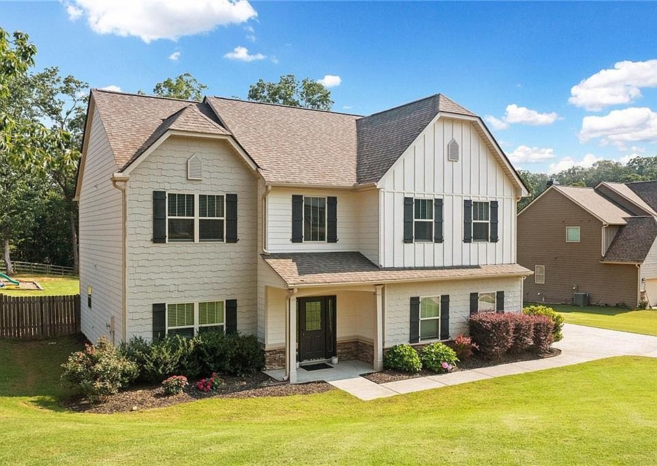 1st image of 13 Four Feathers Ln