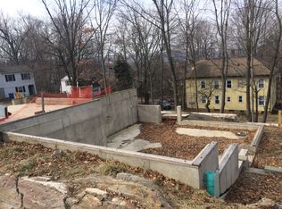 33 Cedar St, Bristol, CT 06010