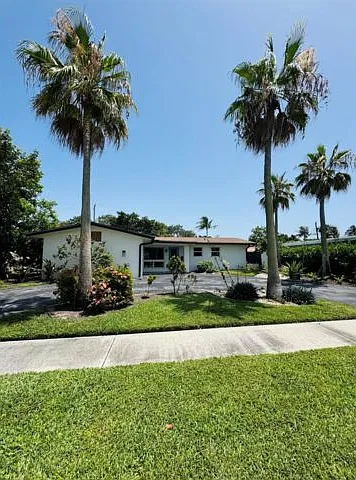 2171 NE 62nd Ct