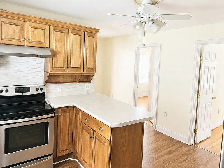 852 Clay St #1 — Photo 2