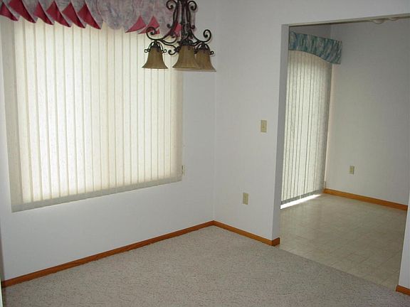 5th image of 2049B 26th Ave S