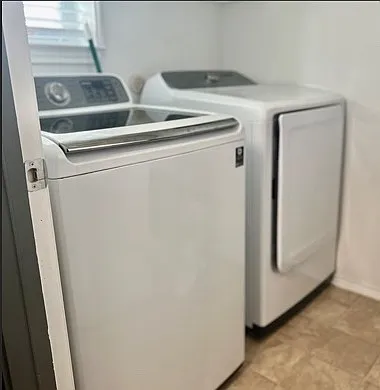 3 bed, 1296 sqft, $2,999 — Photo 2