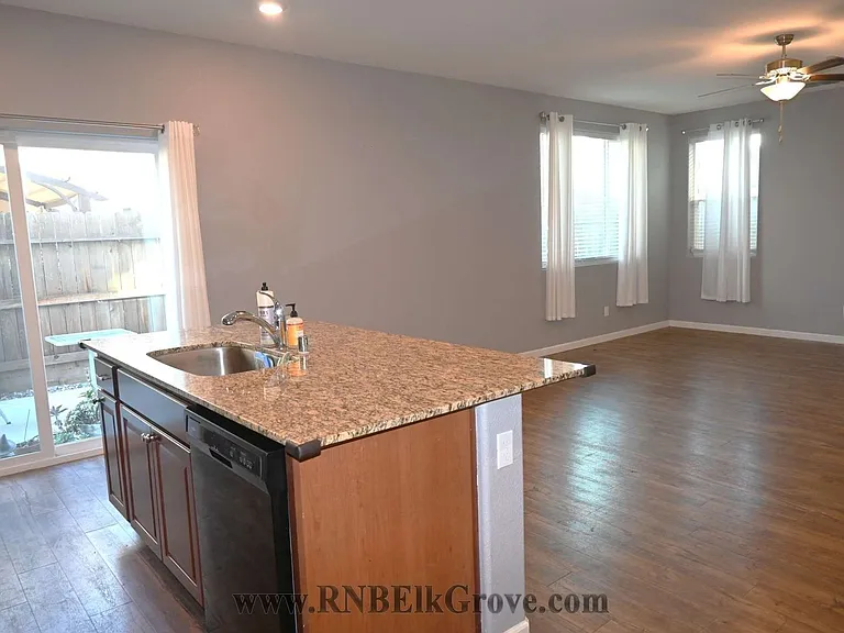 715 Blue Stone Dr — Photo 9