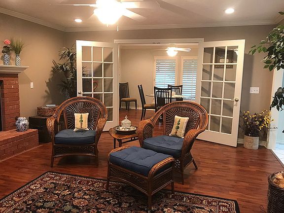 Living Room & Formal Dining 