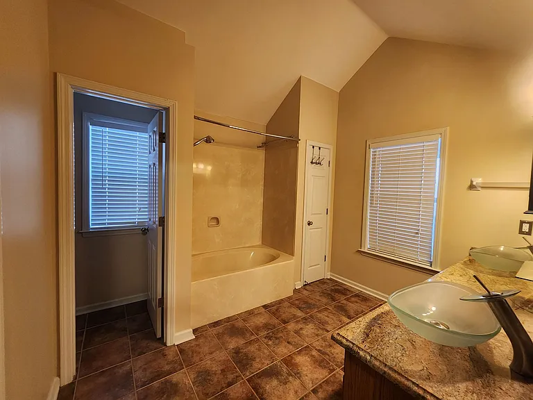 1459 Down River Dr — Photo 17