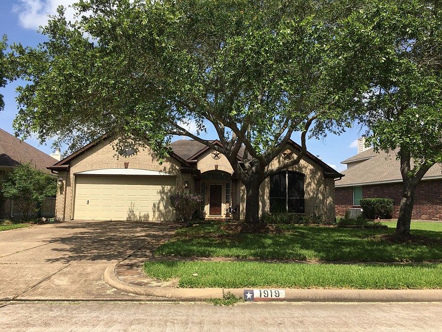 1st image of 1919 Foster Leaf Ln