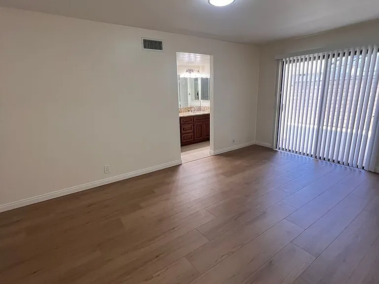 1142 Ashbury Ct — Photo 17