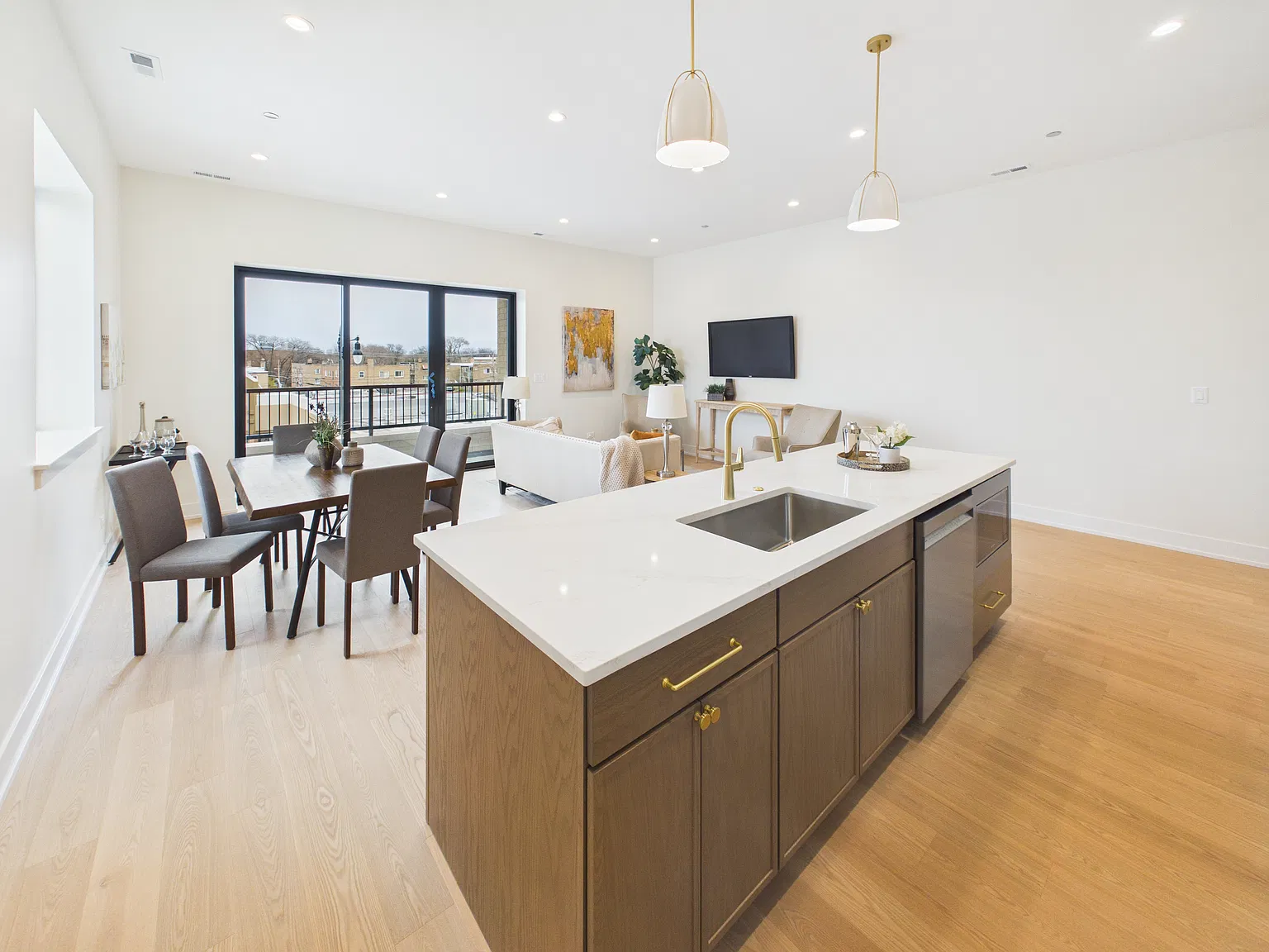 5340 N Lincoln Ave — Photo 4