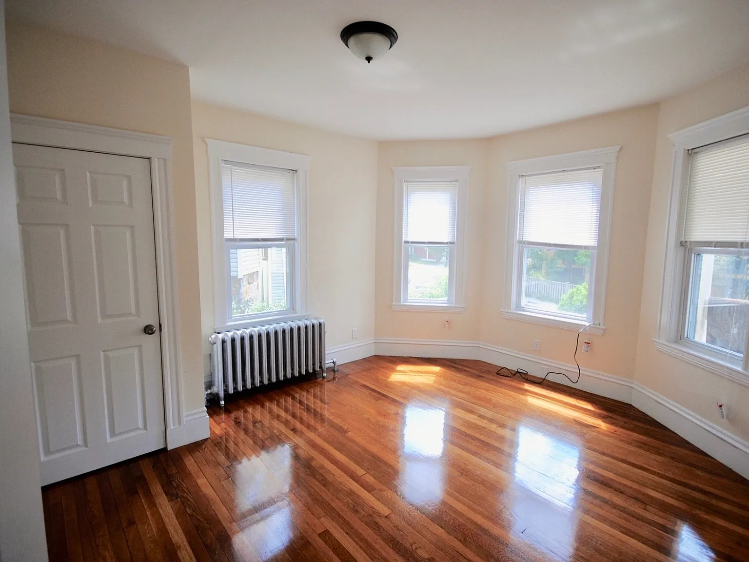 98 Montebello Road Apartments — Photo 2