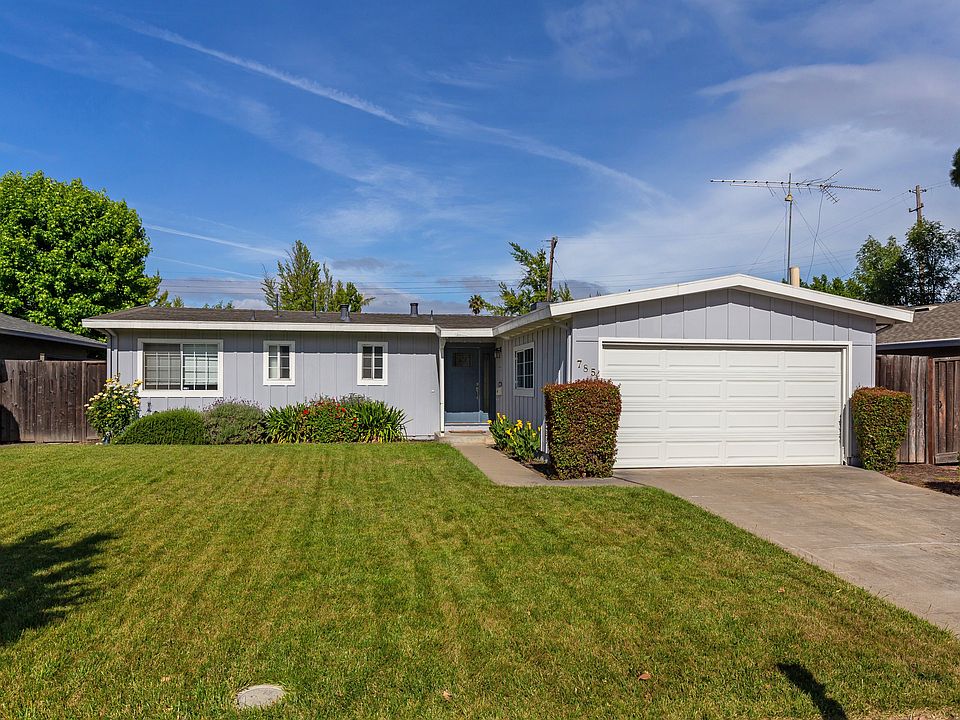 1st image of 785 Pineview Dr