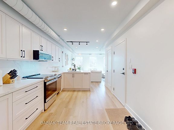 3rd image of 656 Annette St #201