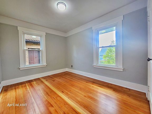 4th image of 7517 Brooklyn Ave NE
