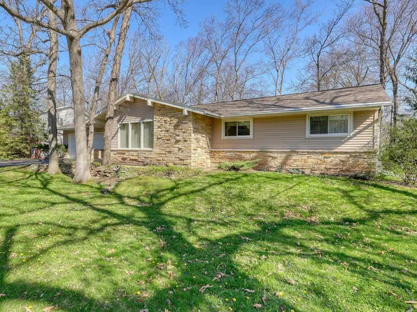 14550 West Rogers DRIVE, New Berlin, WI 53151