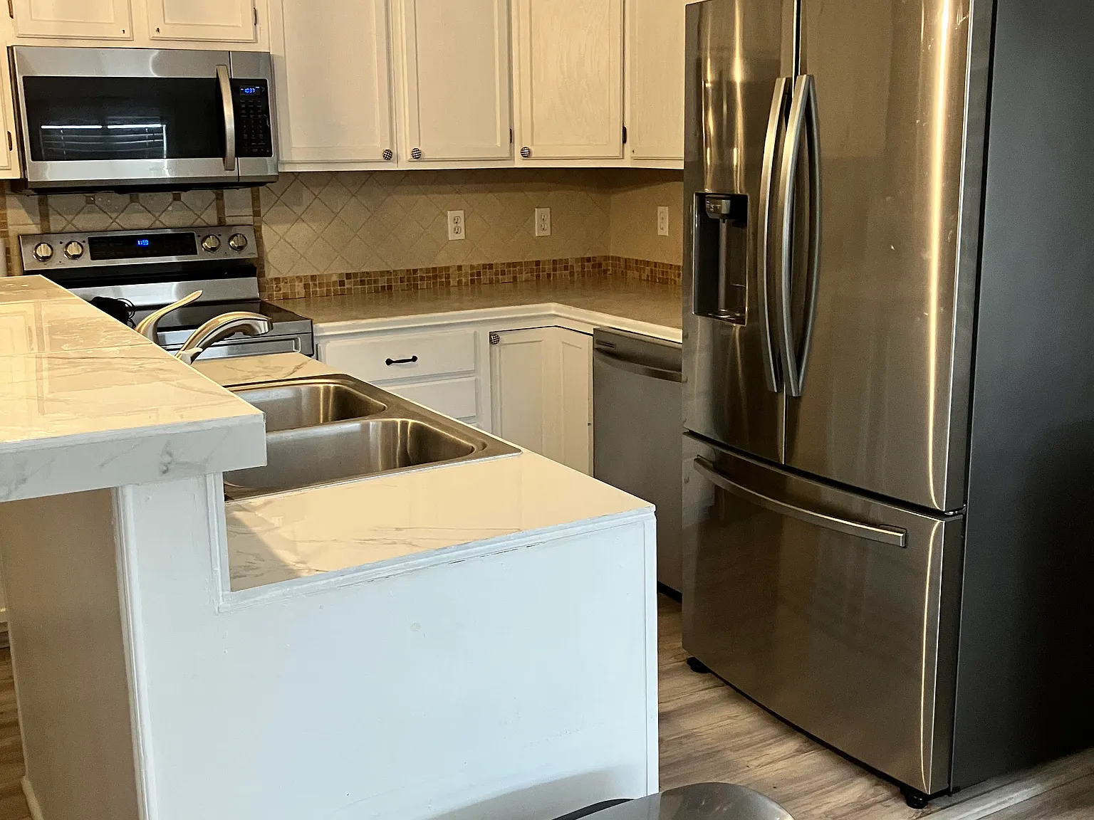 2 bed, 992 sqft, $1,500 — Photo 3