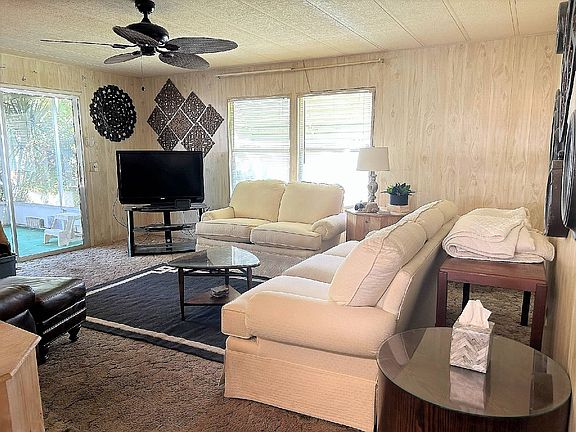 3rd image of 94 Rose Dr