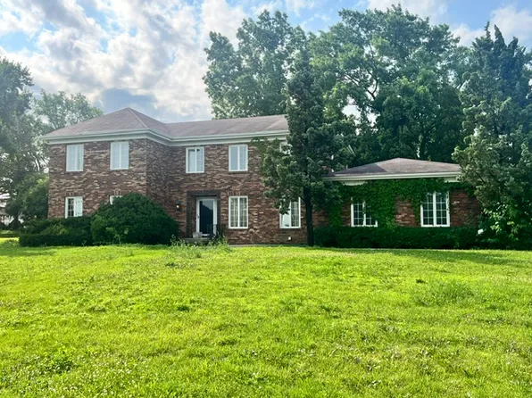 12 Kingston Dr, Oak Brook, IL 60523