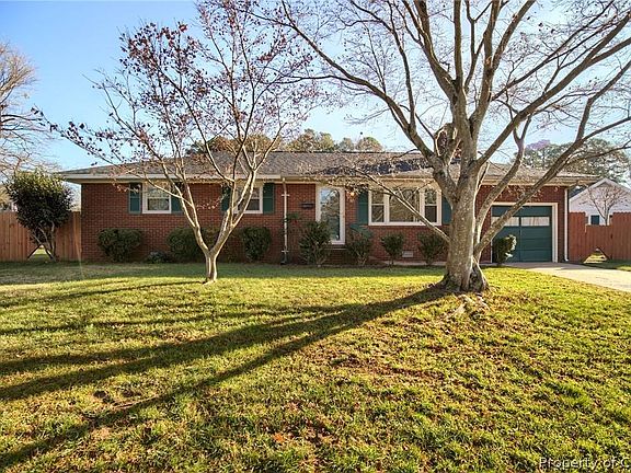 3rd image of 15 Heather Ln