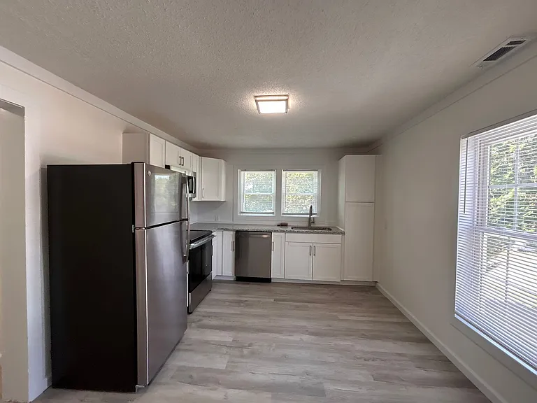 308 W Kivett St — Photo 10