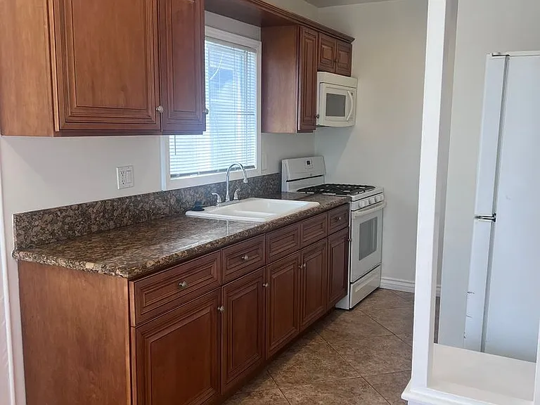 4717 E Ocean Blvd — Photo 6