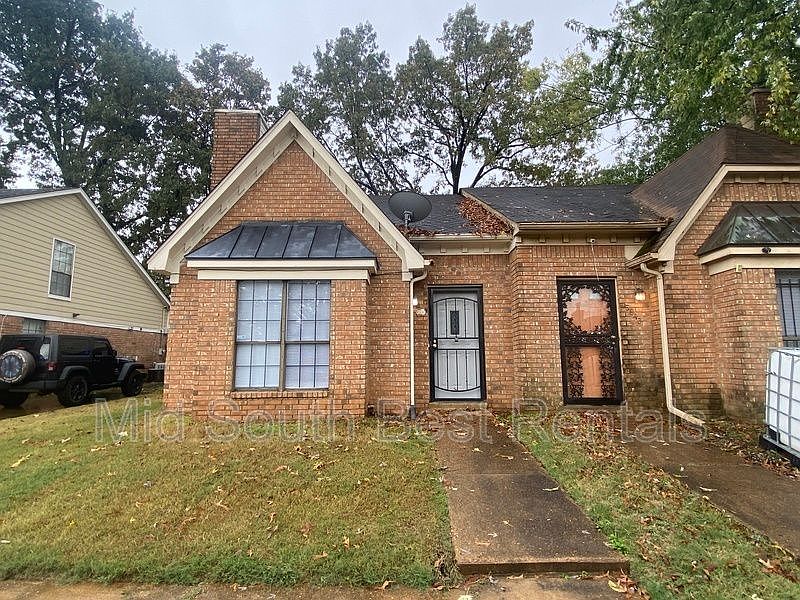 1st image of 5845 Plum Valley Dr