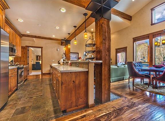 5th image of 2800 Deer Valley Dr