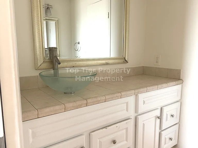 125 Acacia Ave — Photo 29