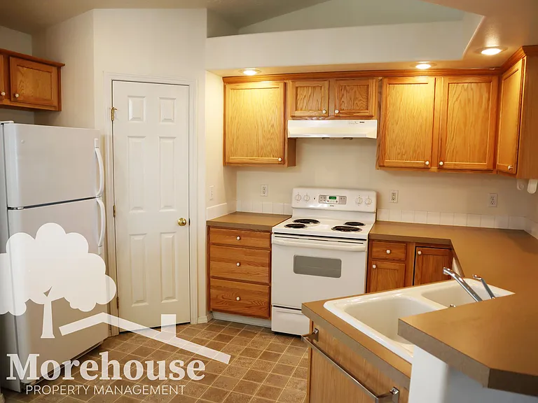 3919 Groveton St — Photo 6