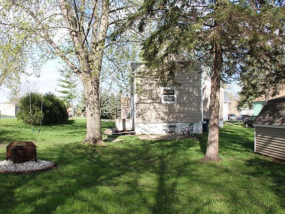 5th image of 917 Poplar St