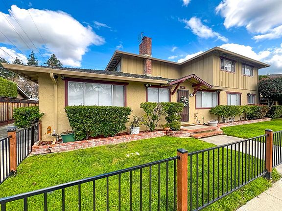 4th image of 36 La Vonne Dr