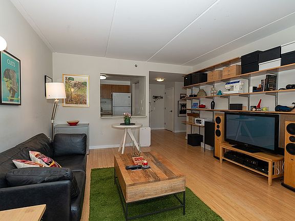 2nd image of 212 S Oxford St Unit 3E